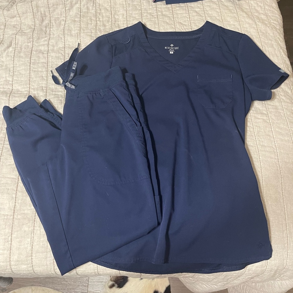 Medcouture Scrub set